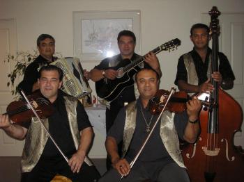 Miro's Gypsy Strings