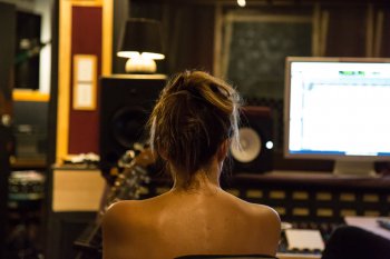 Moone - Muzic.NZ - Musicians & Bands