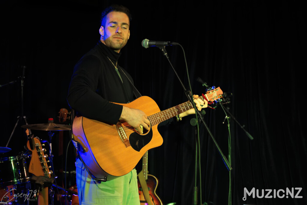 Osheen @ The Woodshed