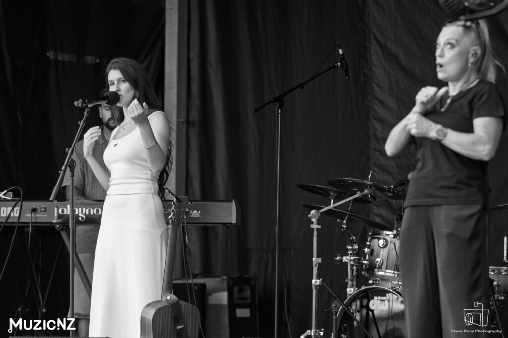 Alayna @ Music In Parks