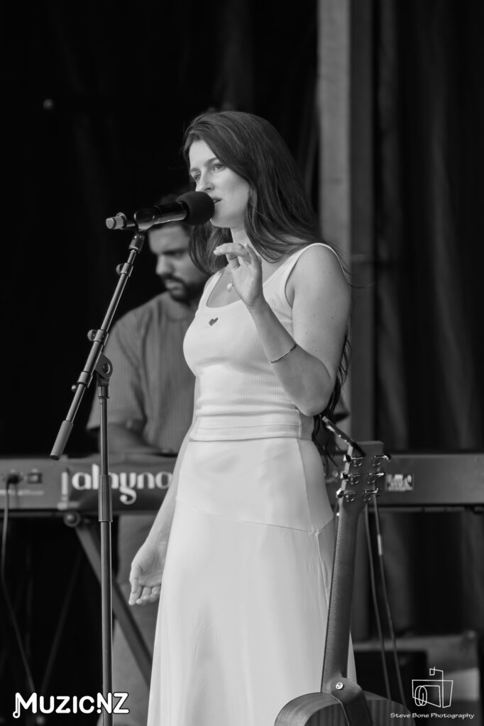 Alayna @ Music In Parks