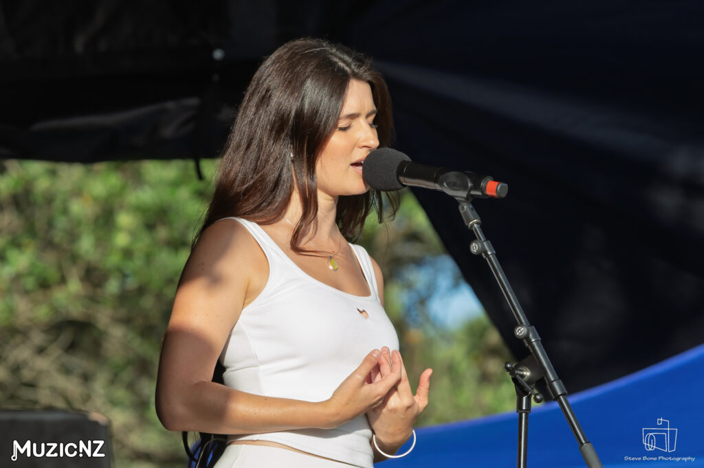 Alayna @ Music In Parks