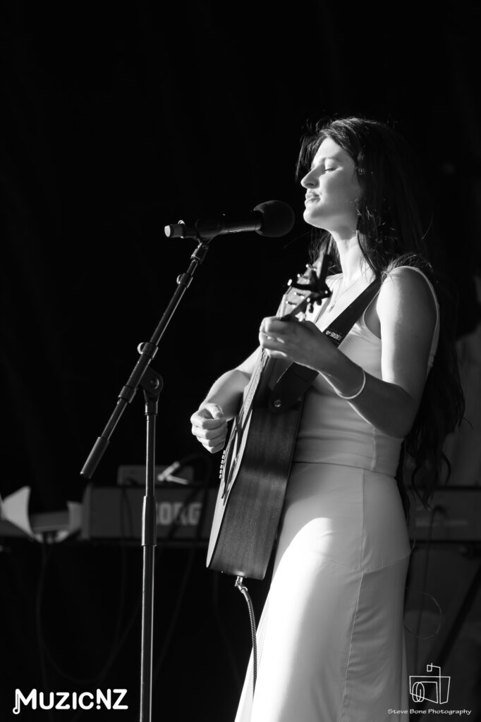 Alayna @ Music In Parks