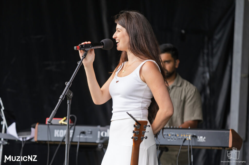 Alayna @ Music In Parks