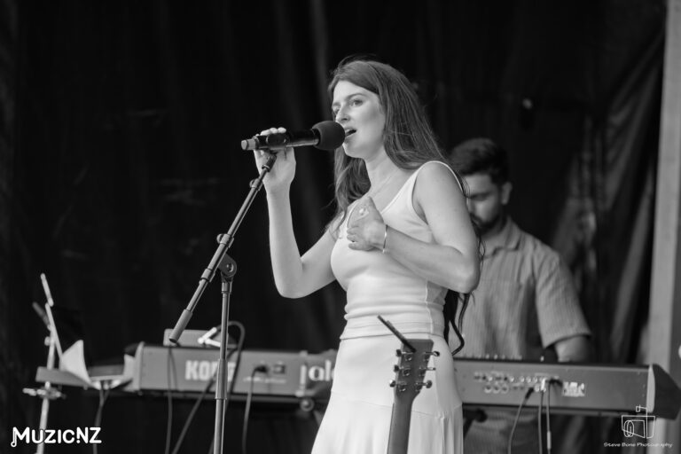 Alayna @ Music In Parks