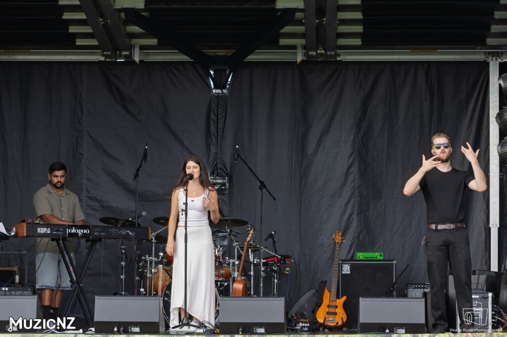 Alayna @ Music In Parks