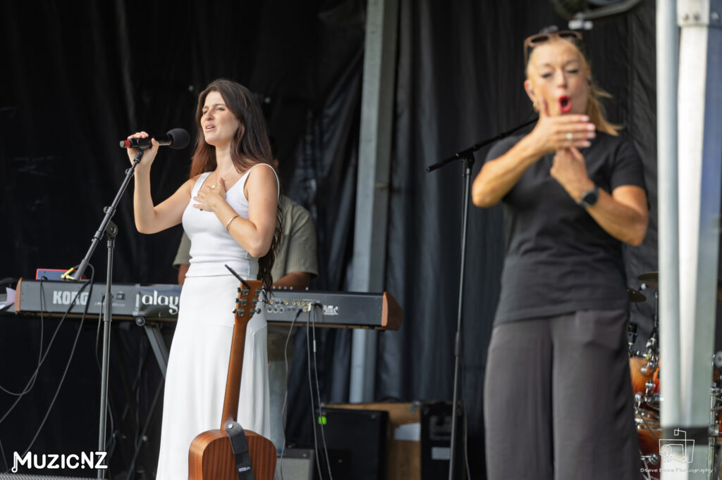 Alayna @ Music In Parks