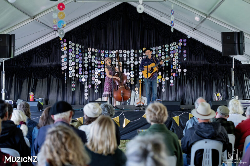 Scott Cooke and Pamela Mae Auckland Folk Festival