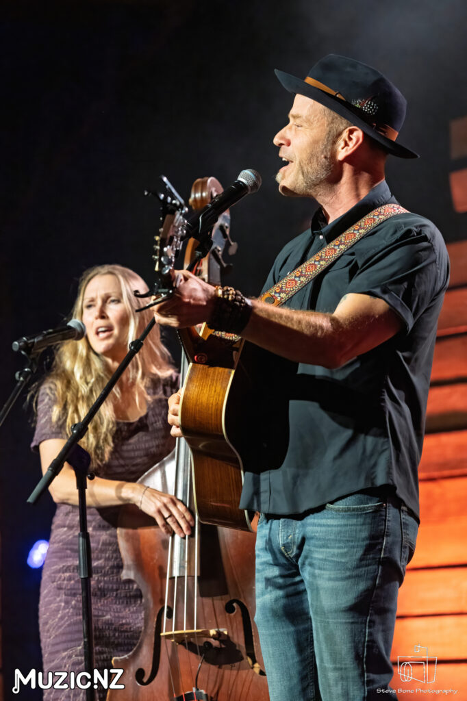 Scott Cooke and Pamela Mae Sunday Showcase Auckland Folk Fes