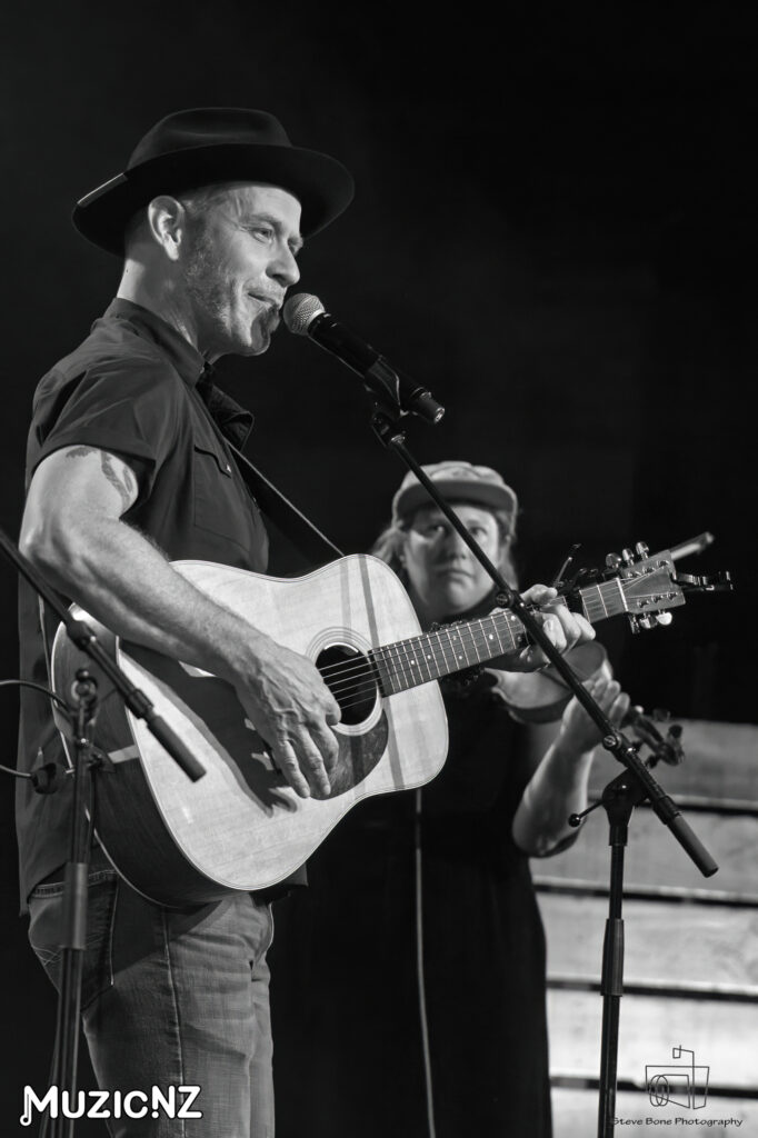 Scott Cooke and Pamela Mae Sunday Showcase Auckland Folk Fes