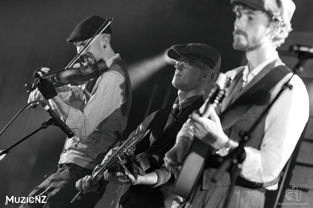 Dragkroka Sunday Showcase Auckland Folk Festival