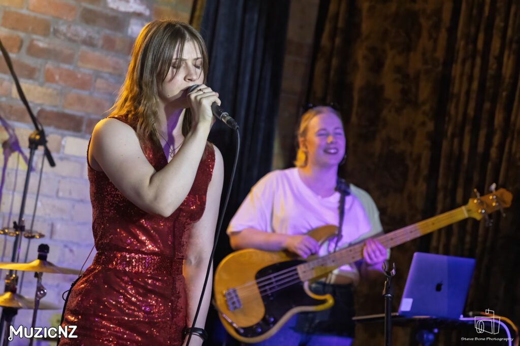 Jenni Smith @ Ponsonby Social Club