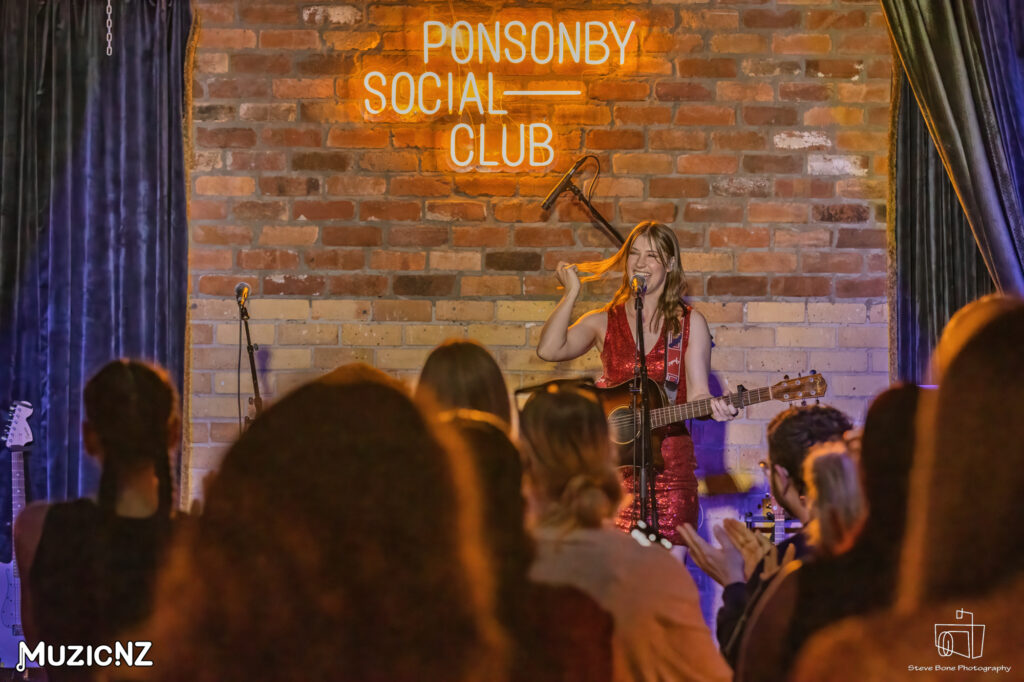 Jenni Smith @ Ponsonby Social Club
