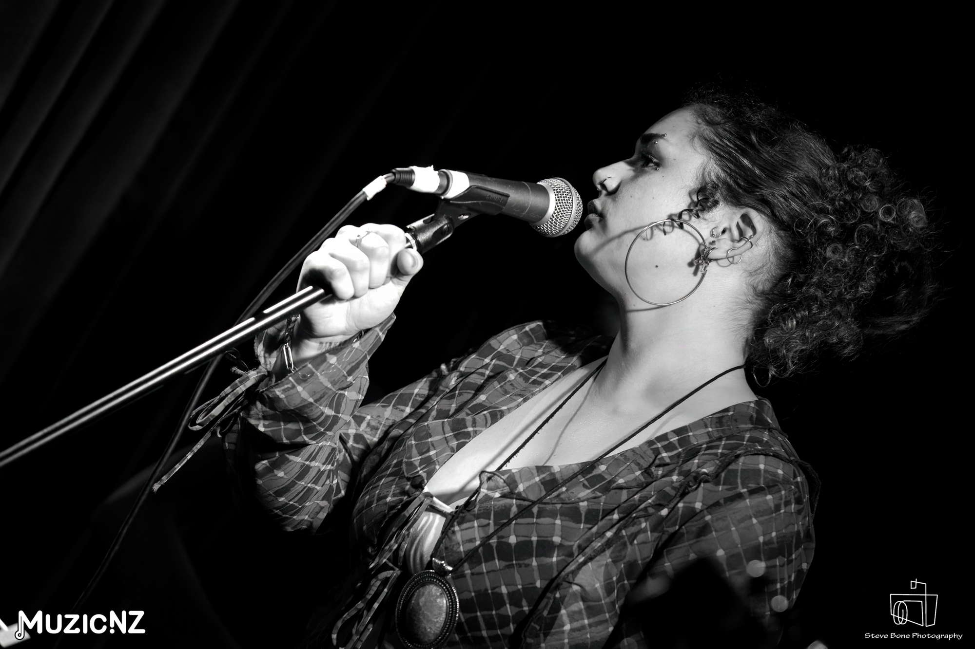 20260731 Analise Petronella Darkroom