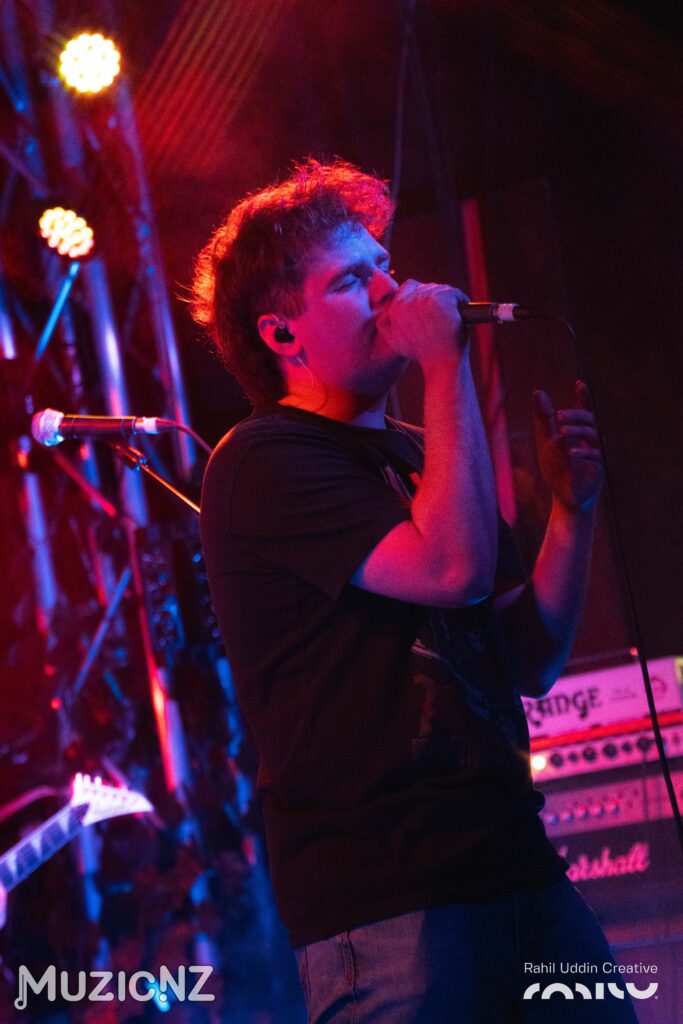 250926 20 red weekend gig by rahil uddin creative