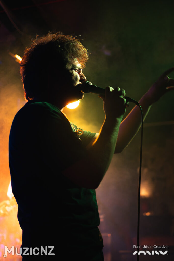 250926 3 red weekend gig by rahil uddin creative