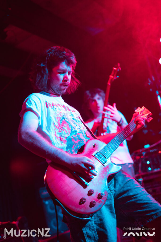 250926 7 red weekend gig by rahil uddin creative