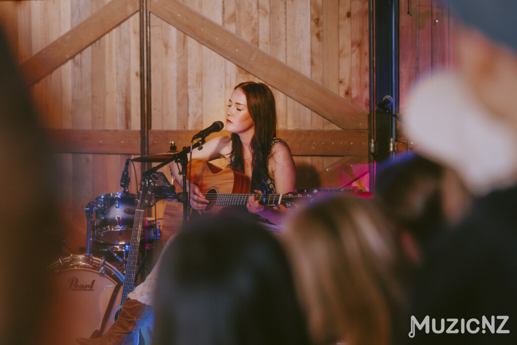 261009 Leila Franklin at Sherwood Queenstown supporting Juno Gerlach. Photos by Deanna Gerlach