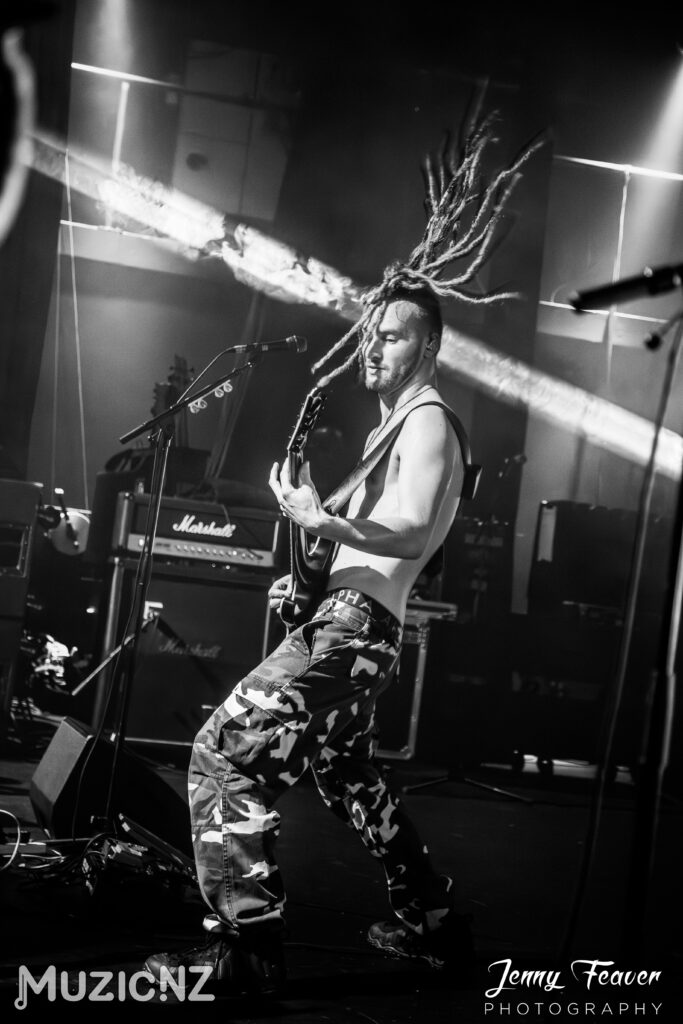 Alien weaponry 25