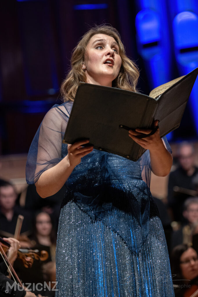 Bach muzica nz elizabeth mandeno