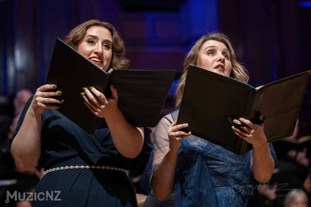 Bach muzica nz elizabeth mandeno, katie trigg