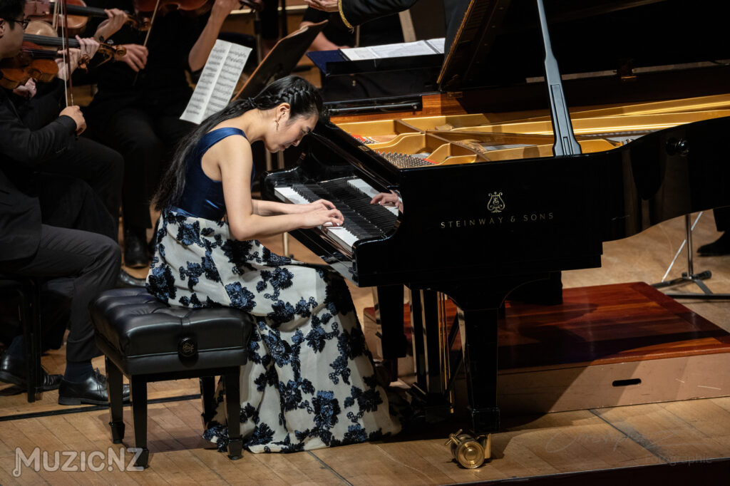 Bach muzica nz madeleine xiao