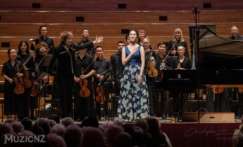 Bach muzica nz madeleine xiao