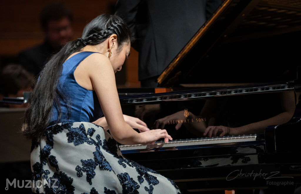 Bach muzica nz madeleine xiao