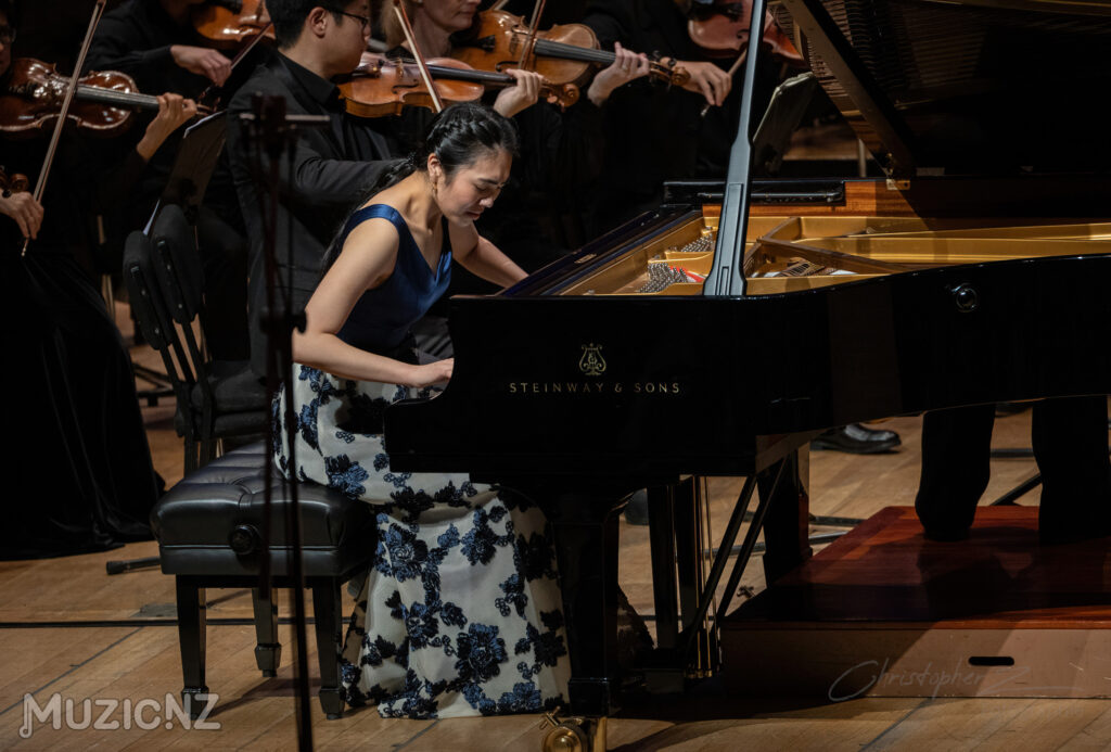 Bach muzica nz madeleine xiao