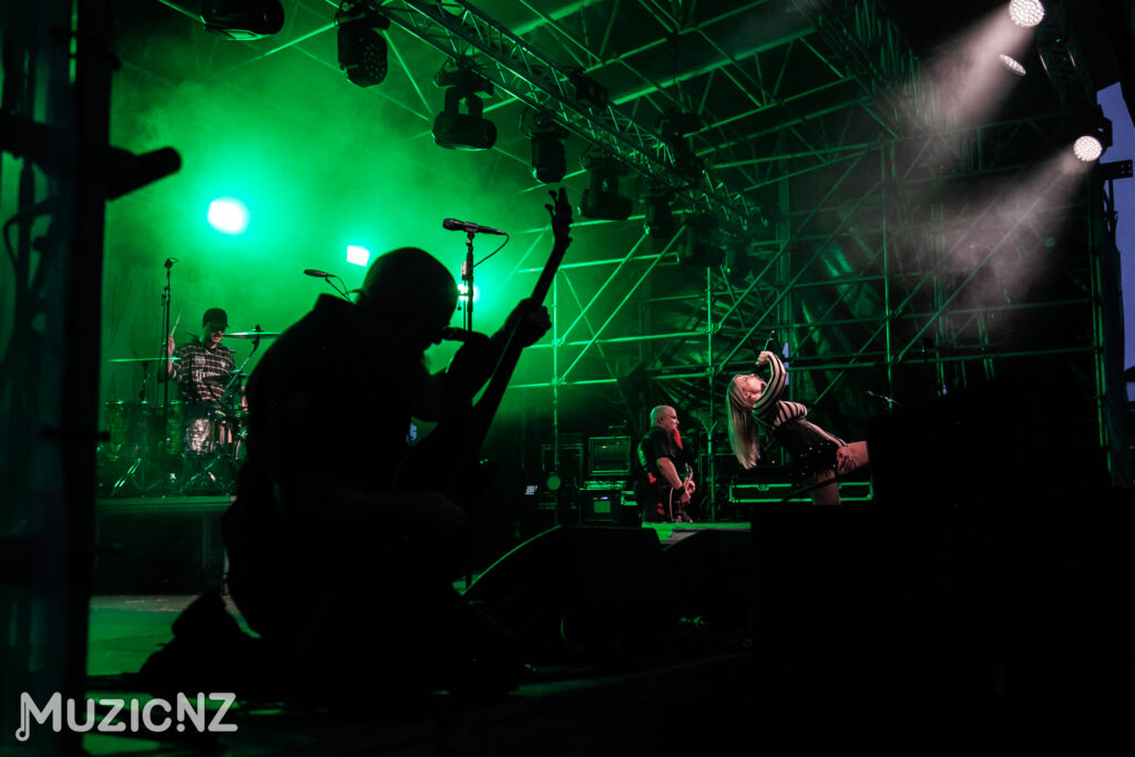 Devilskin mnz 18