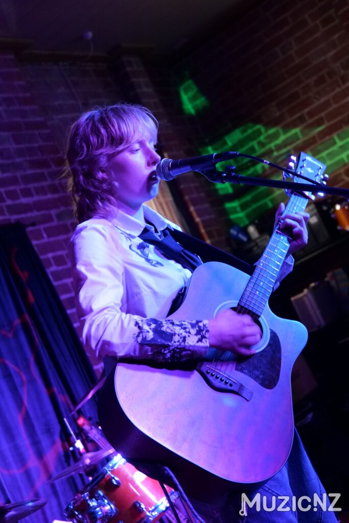 Emily esplin at pearl diver 2.10.25 5