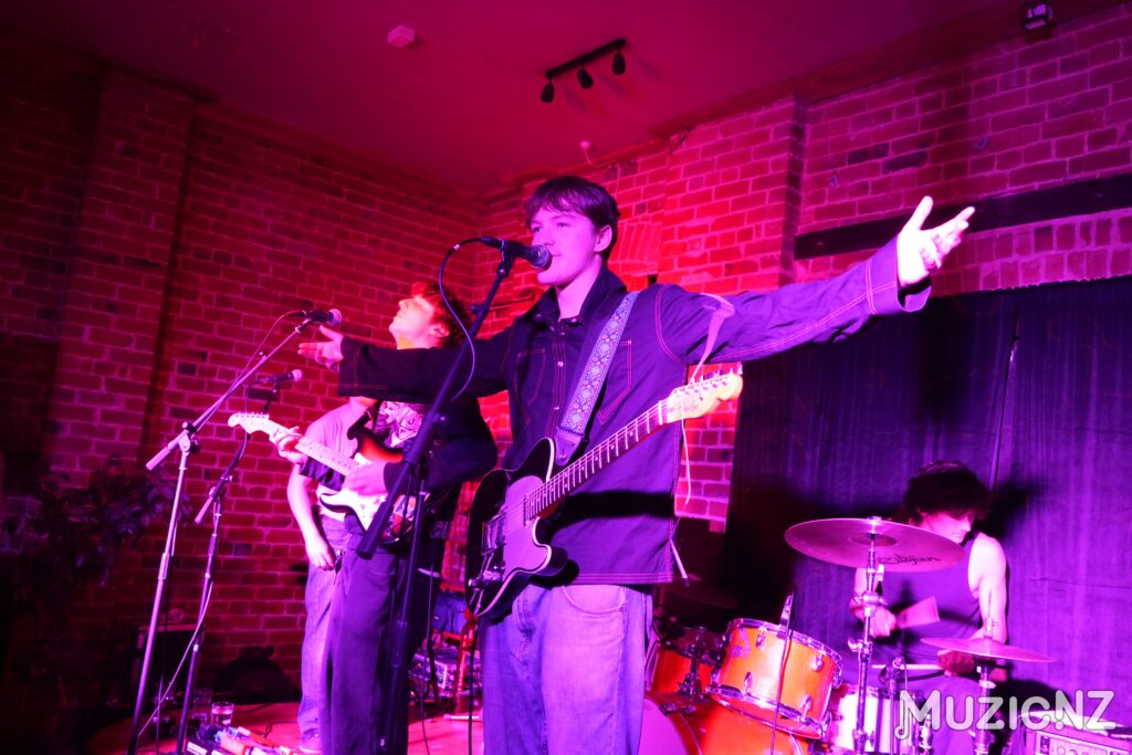 Ivy at pearl diver dunedin 3.10.25 1