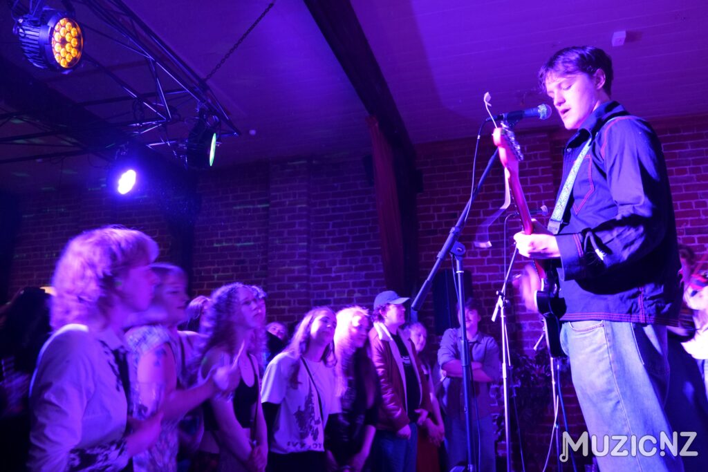 Ivy at pearl diver dunedin 3.10.25 12