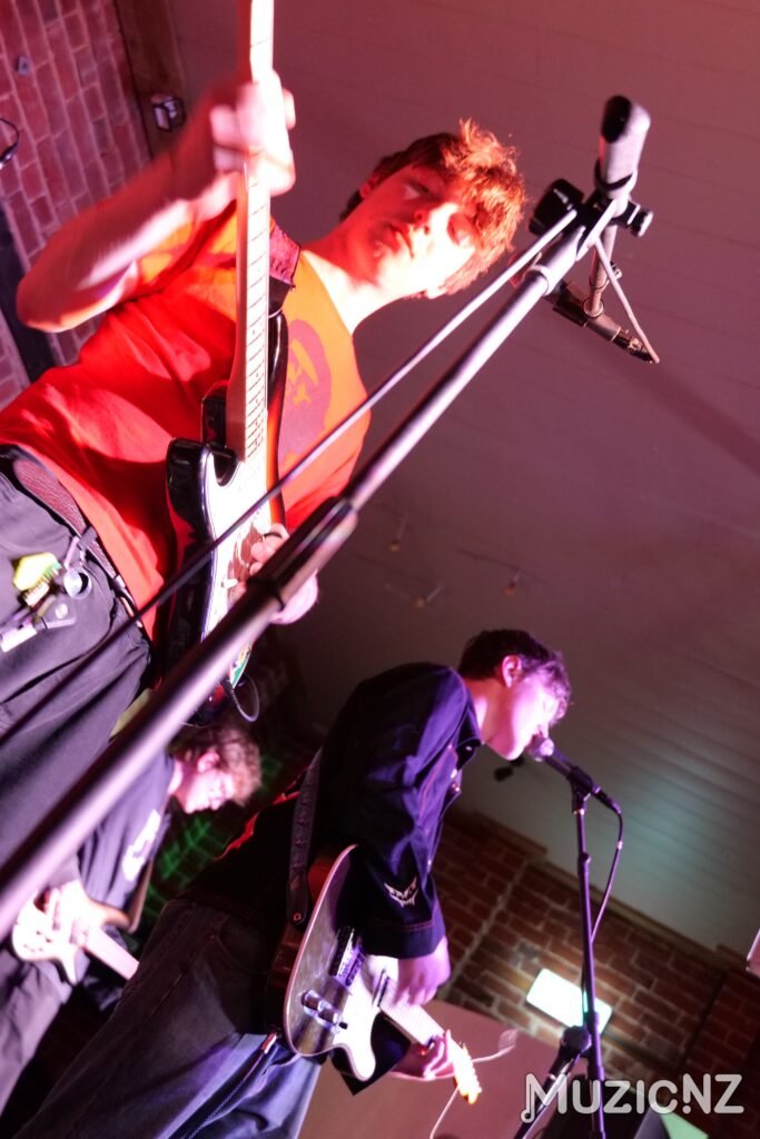 Ivy at pearl diver dunedin 3.10.25 17