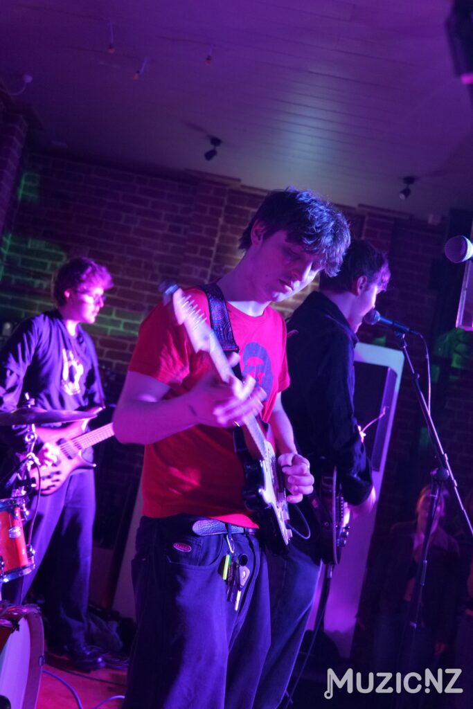 Ivy at pearl diver dunedin 3.10.25 18