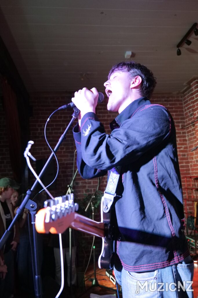 Ivy at pearl diver dunedin 3.10.25 3