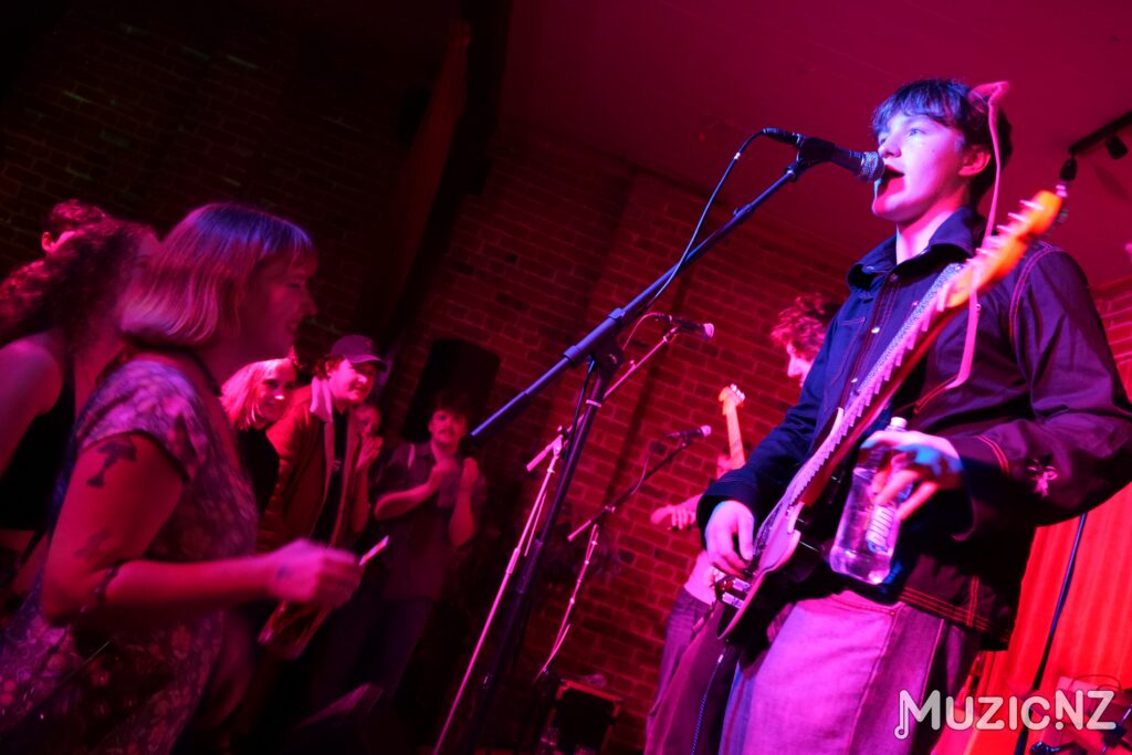 Ivy at pearl diver dunedin 3.10.25 8