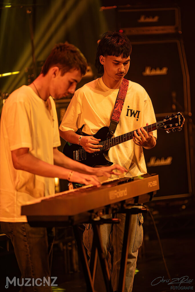Iwi