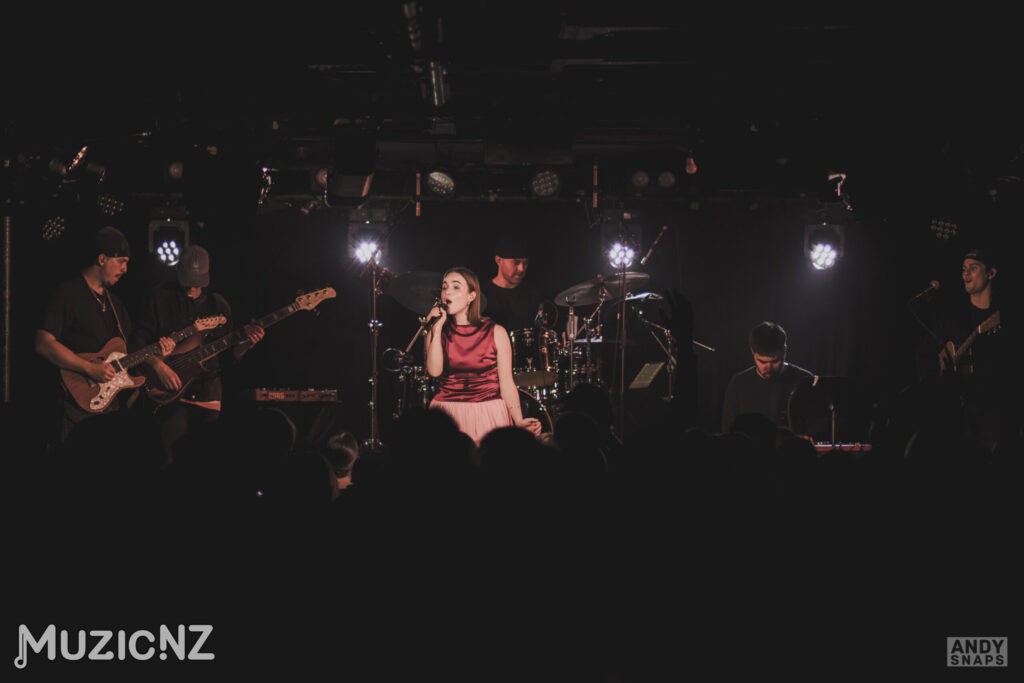 Lily MNZ