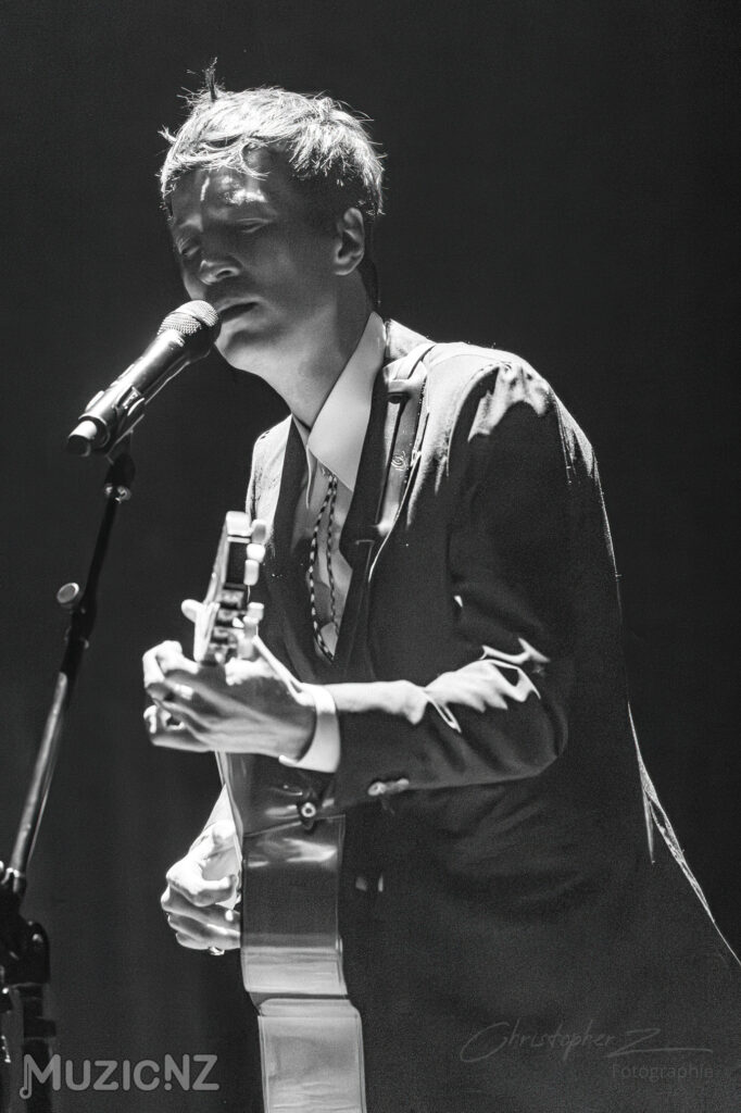 Marlon williams & the yarra benders