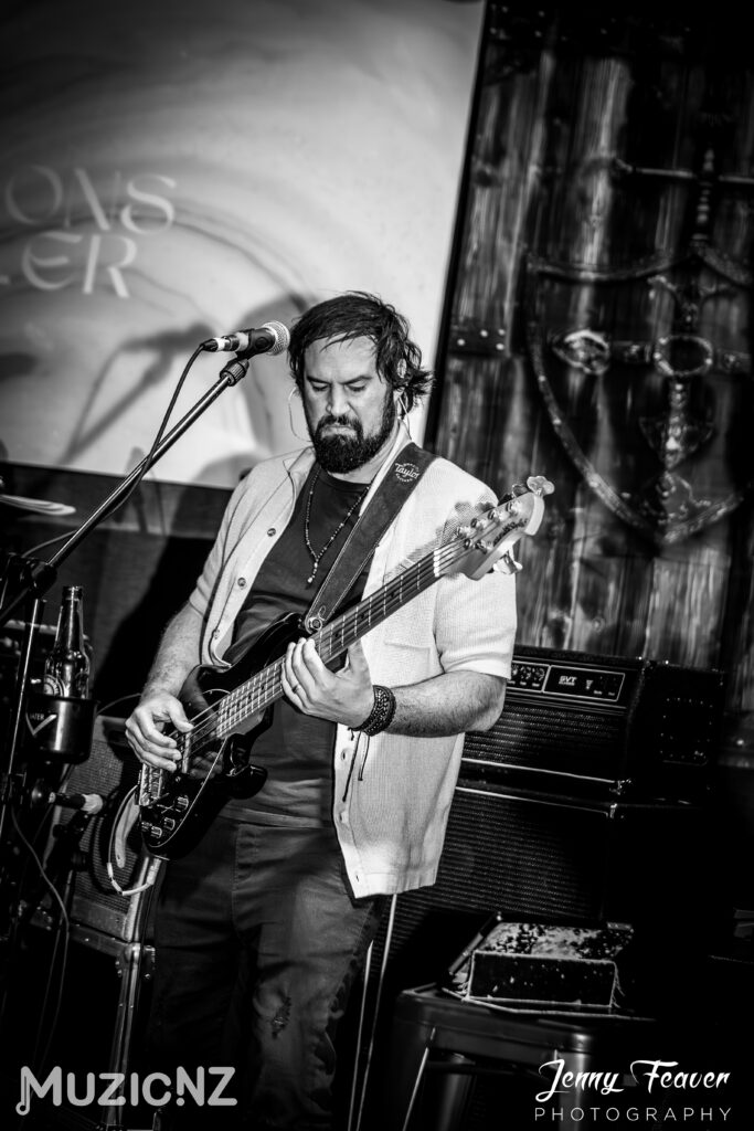 The mons whaler 13