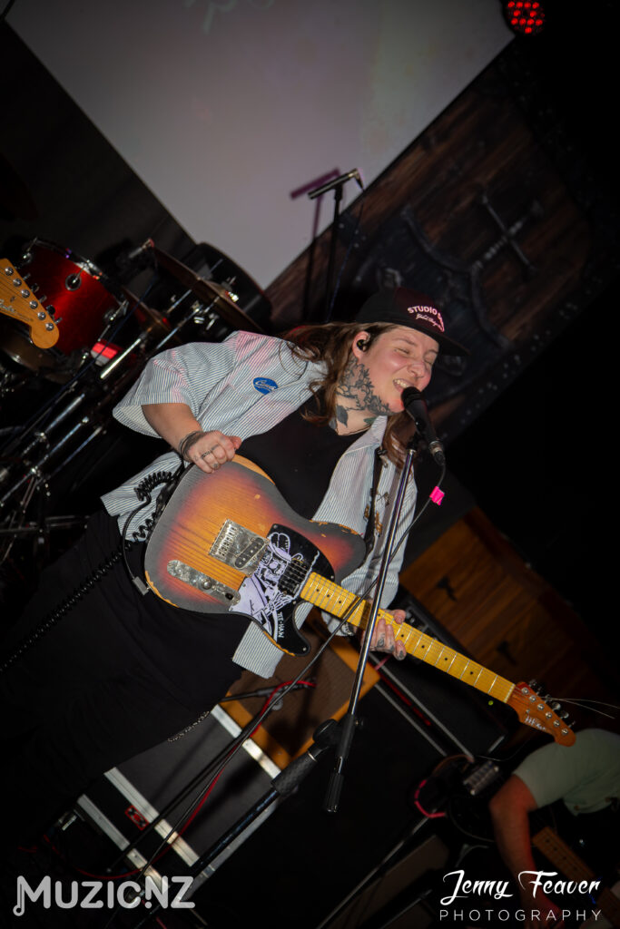 The mons whaler 18