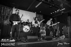 The mons whaler 22