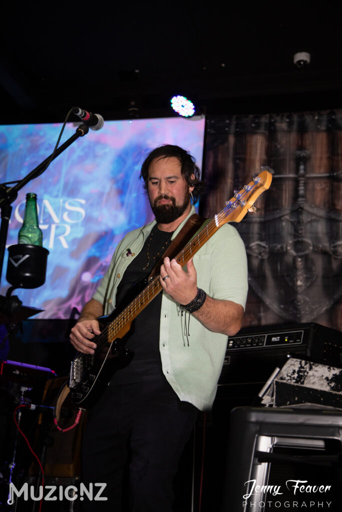 The mons whaler 4