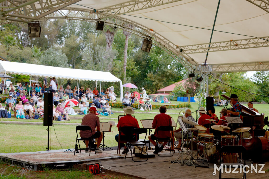 Red Arrows @ Classics at the cove