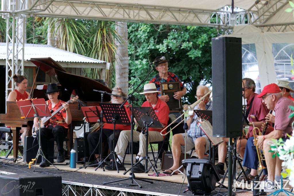 Red Arrows @ Classics at the cove