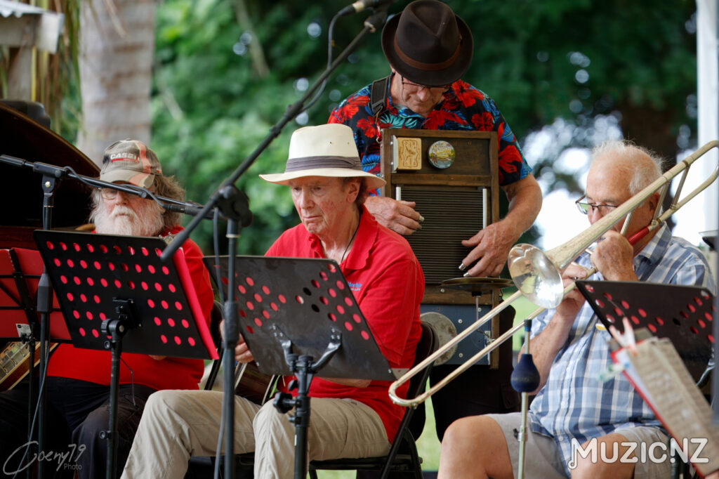 Red Arrows @ Classics at the cove