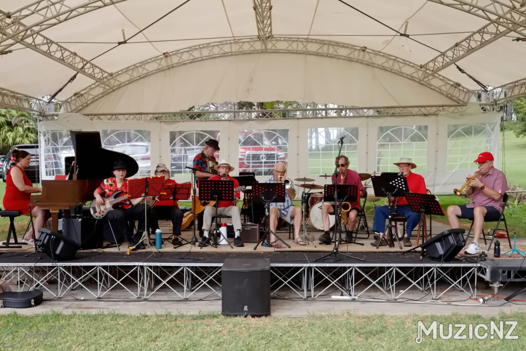 Red Arrows @ Classics at the cove