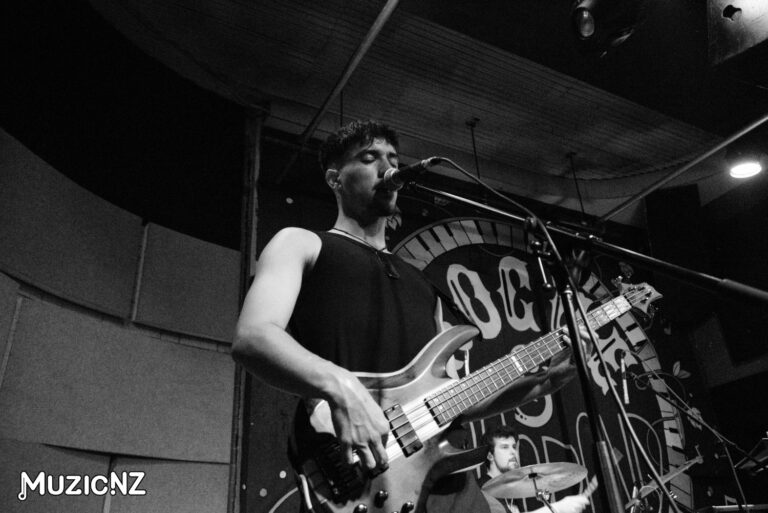 Alive @ Rogue And Vagabond, Wellington 20/01/2024