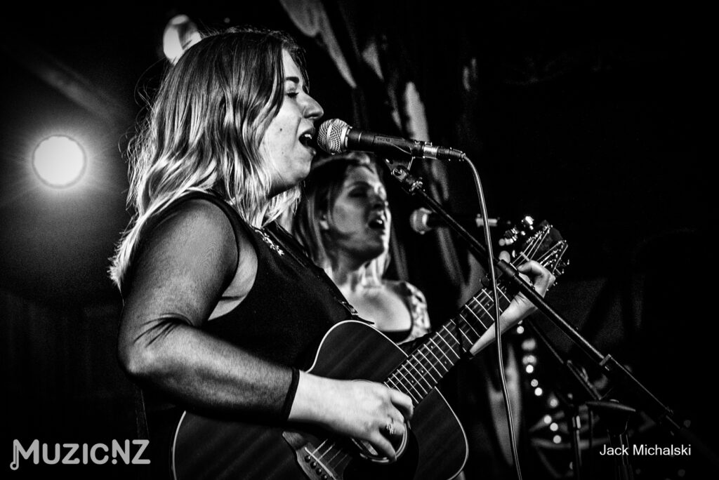 Kate & Chloe@Whanganui Musicians Club 25l07/26